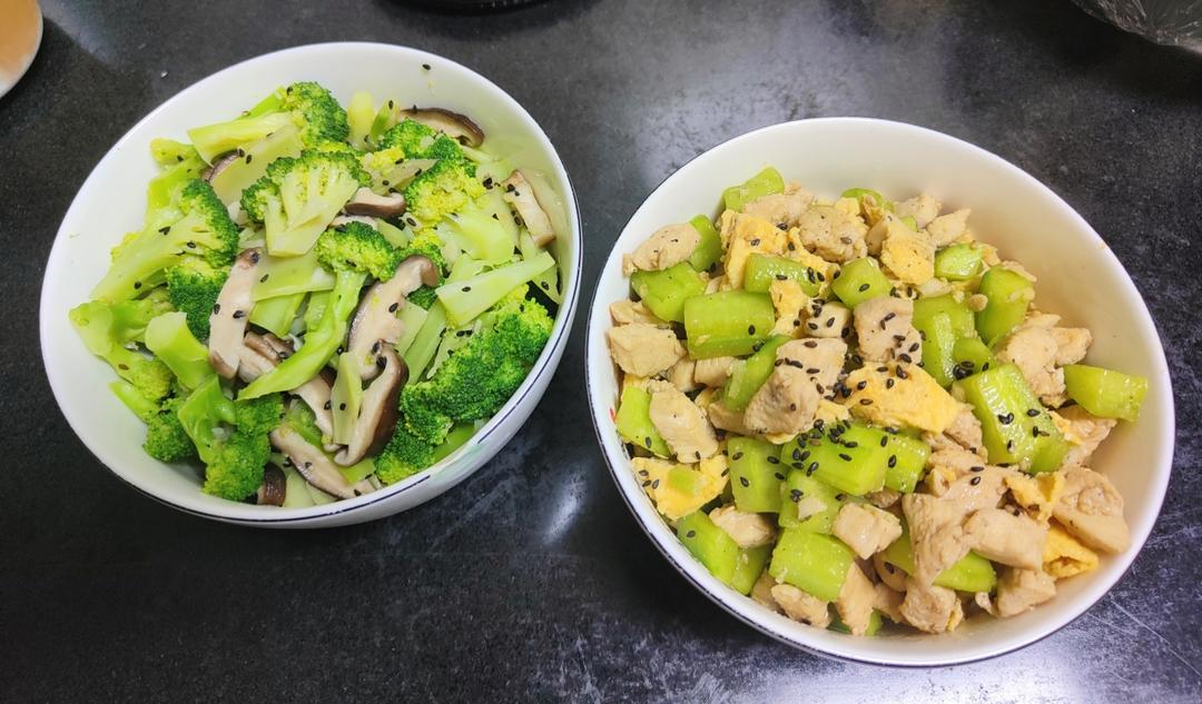 减脂版宫保鸡丁 鸡胸肉炒黄瓜