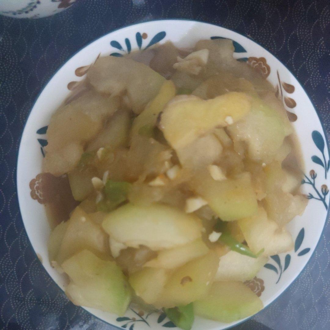 红烧冬瓜最完美做法，不加一滴水，瞬间秒杀红烧肉