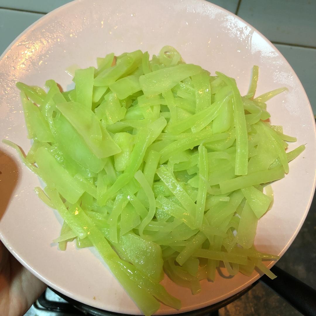 清炒莴笋丝