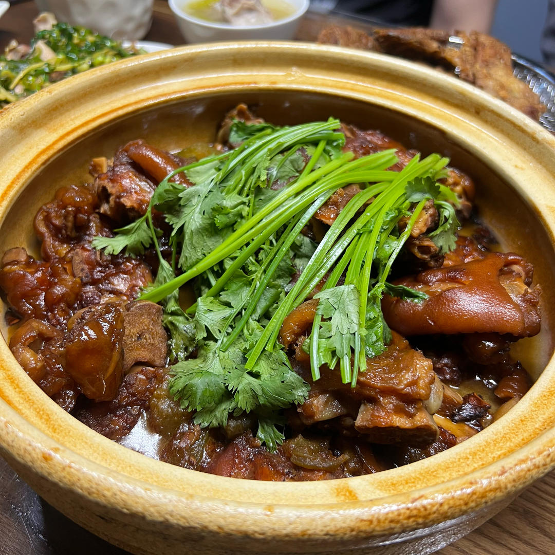 美味的家常菜：红烧猪蹄