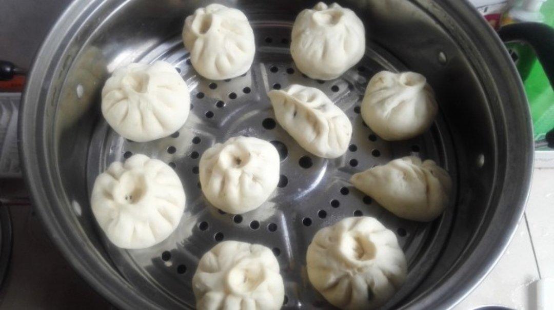 松软多汁的肉包子
