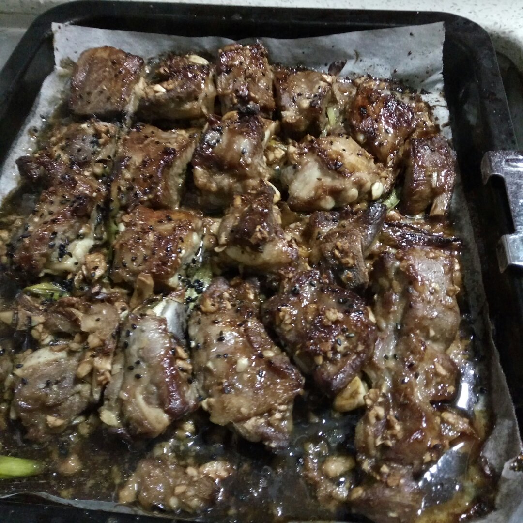 蜜汁蒜蓉烤排骨－快捷的宴客烤箱菜