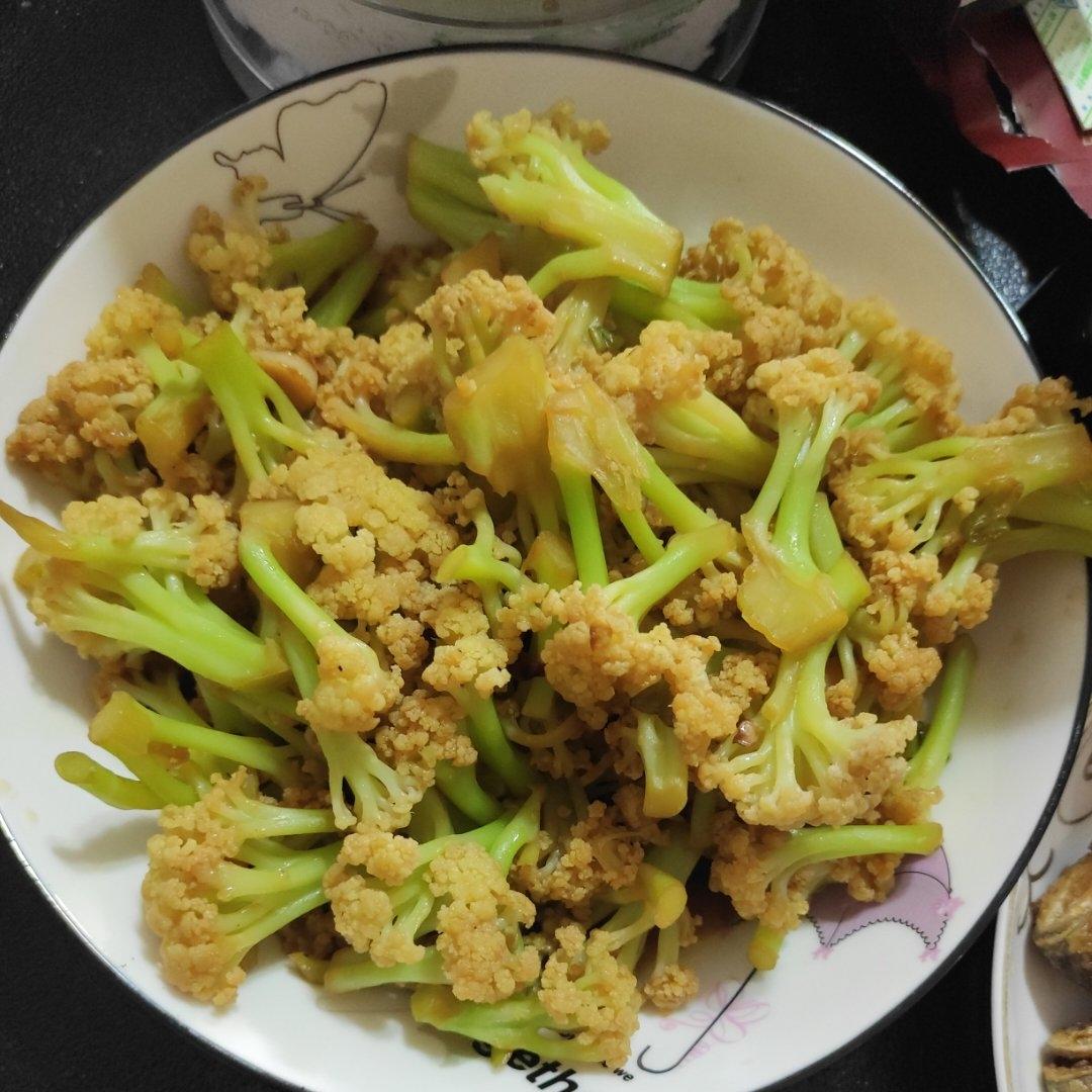 家常素炒菜花，清脆！