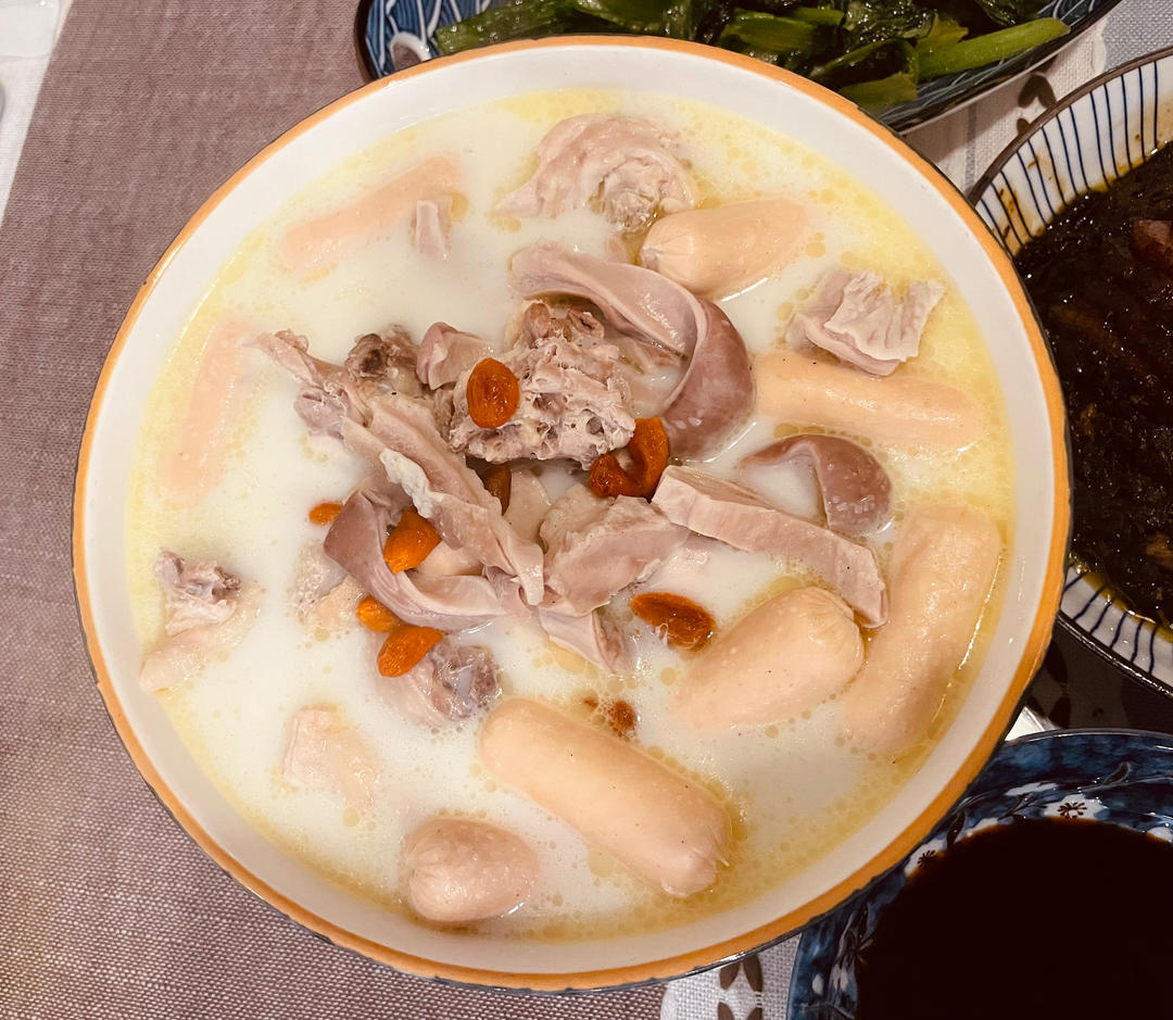 〈胡椒猪肚鸡汤〉，我超级喜欢的味道，欣小厨 😏