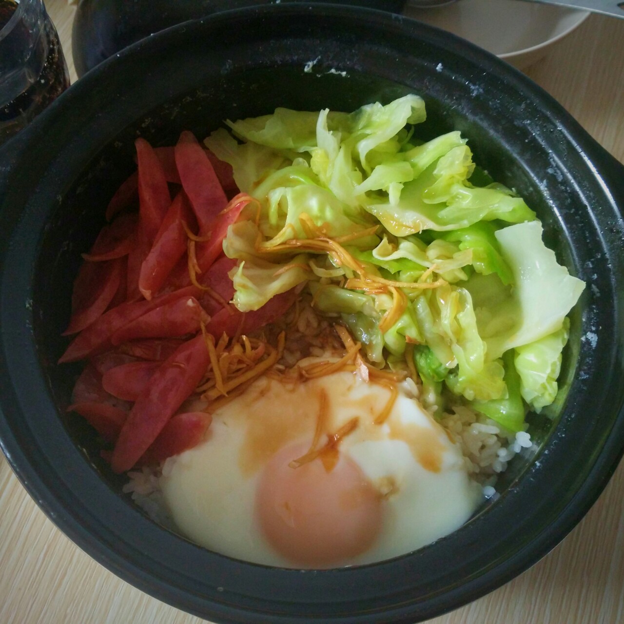 广式腊味煲仔饭
