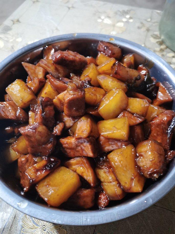 堂妈小厨——小土豆红烧肉