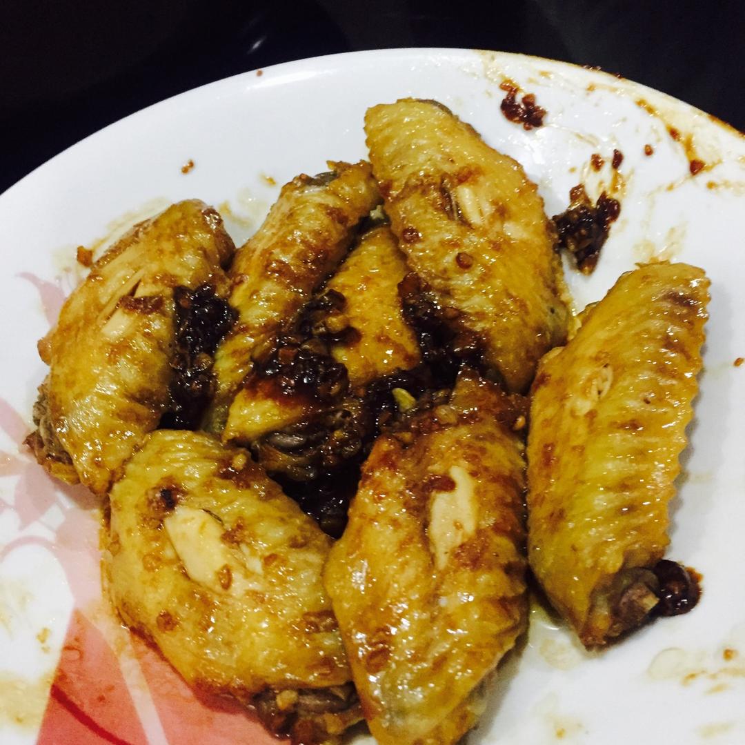 蒜香蚝油鸡翅中