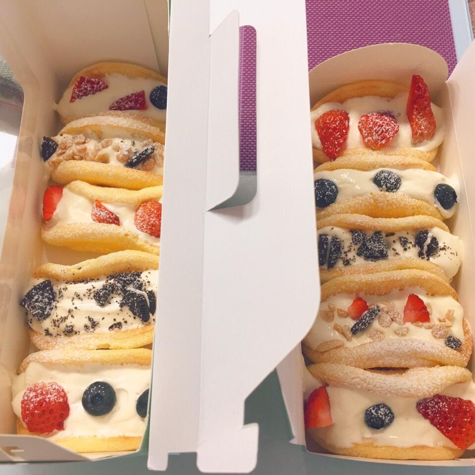 韩国最热门的甜品店Le Bread Lab的草莓蛋糕卷
