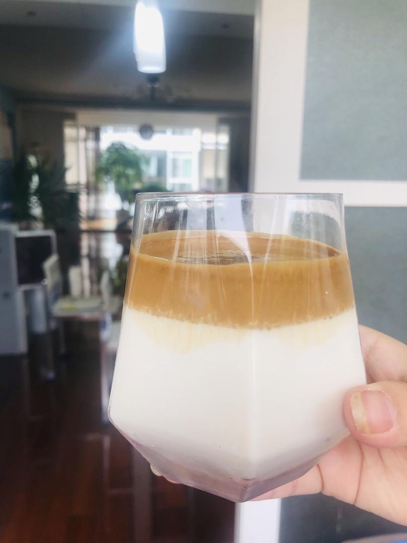 手打咖啡（网红400次泡沫咖啡）