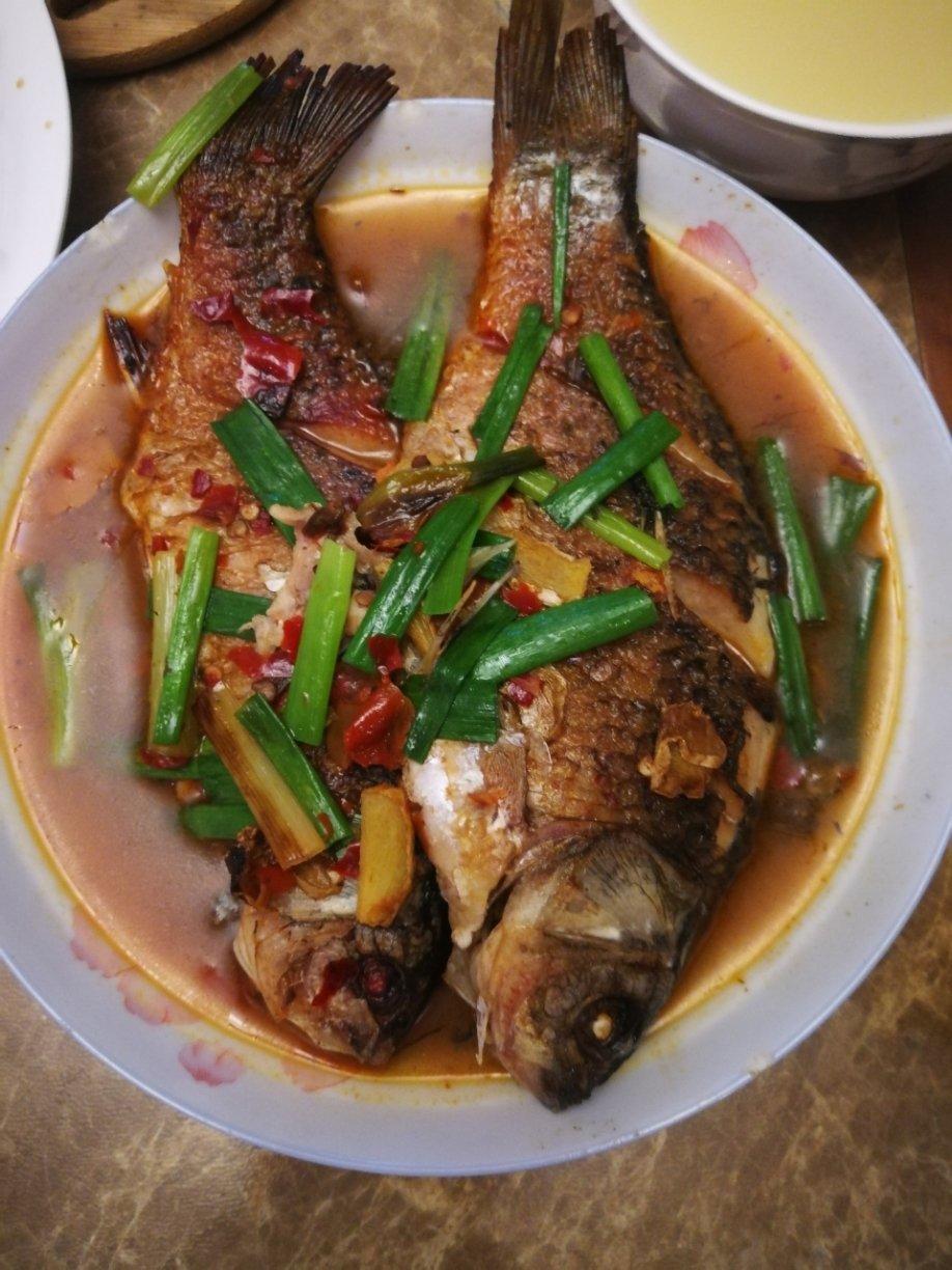 酱烧鲫鱼