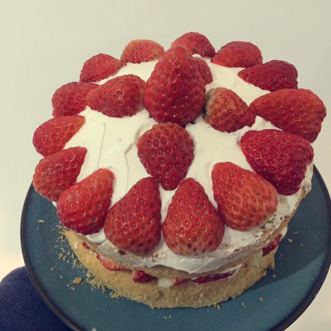 草莓裸蛋糕