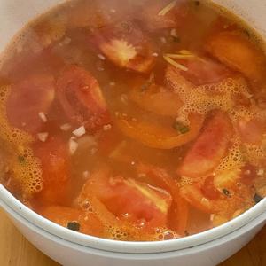 减脂低卡食谱 ｜ 番茄鸡胸滑肉疙瘩汤的做法 步骤7