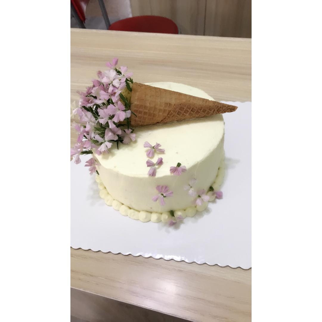 简单好做的8寸戚风蛋糕