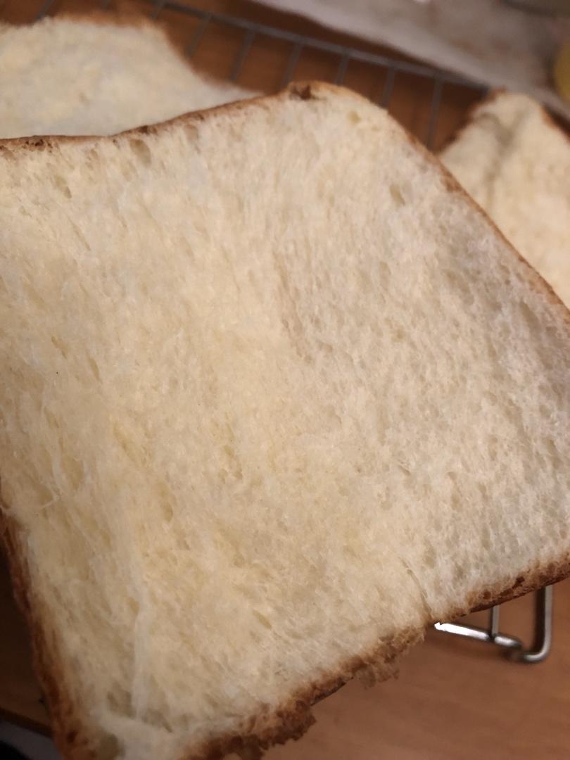 一次发酵的牛奶吐司，省事儿但依旧松软