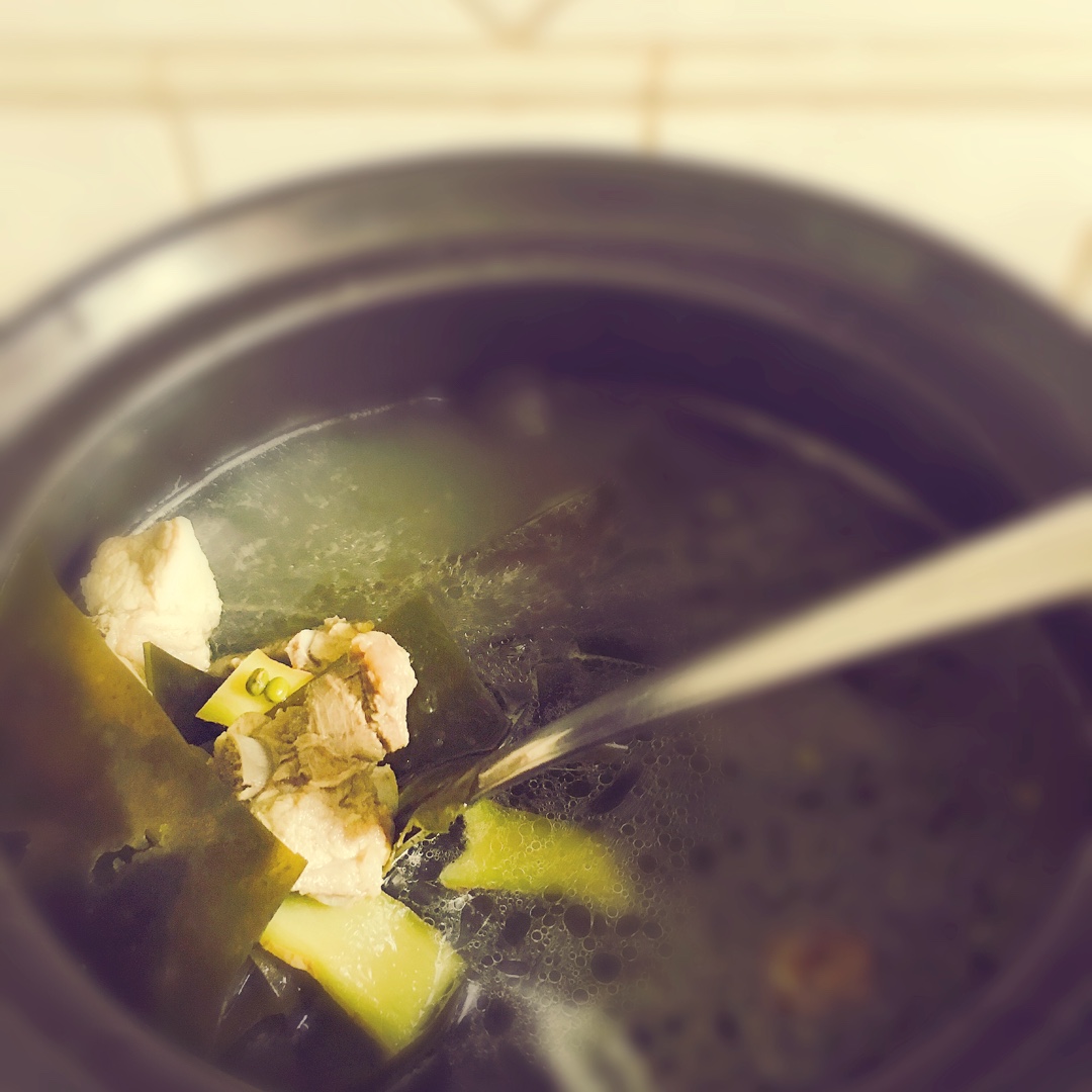 绿豆海带排骨汤