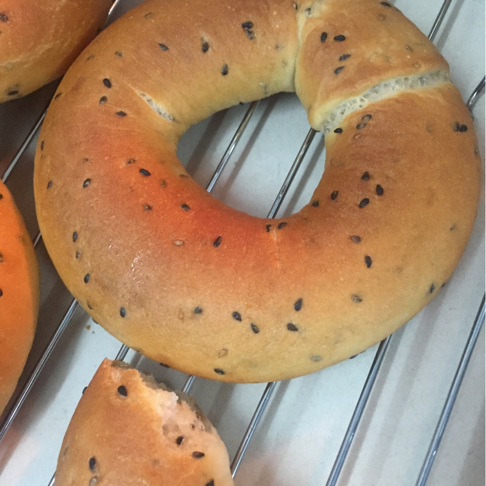 黑芝麻全麦贝果