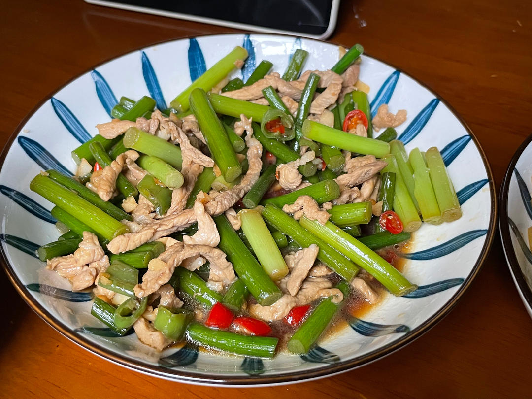 简单易做的下饭菜－蒜苔炒肉