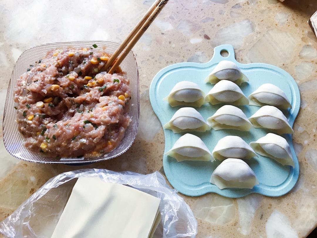 鲜肉虾仁玉米馄饨