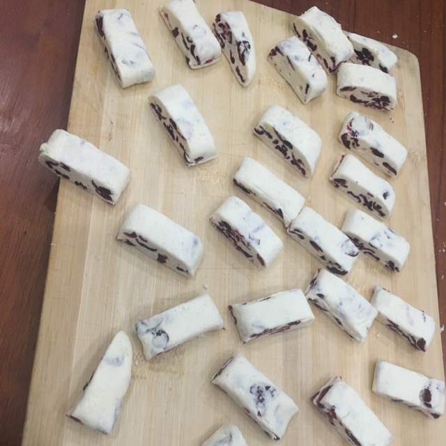蔓越莓牛扎糖