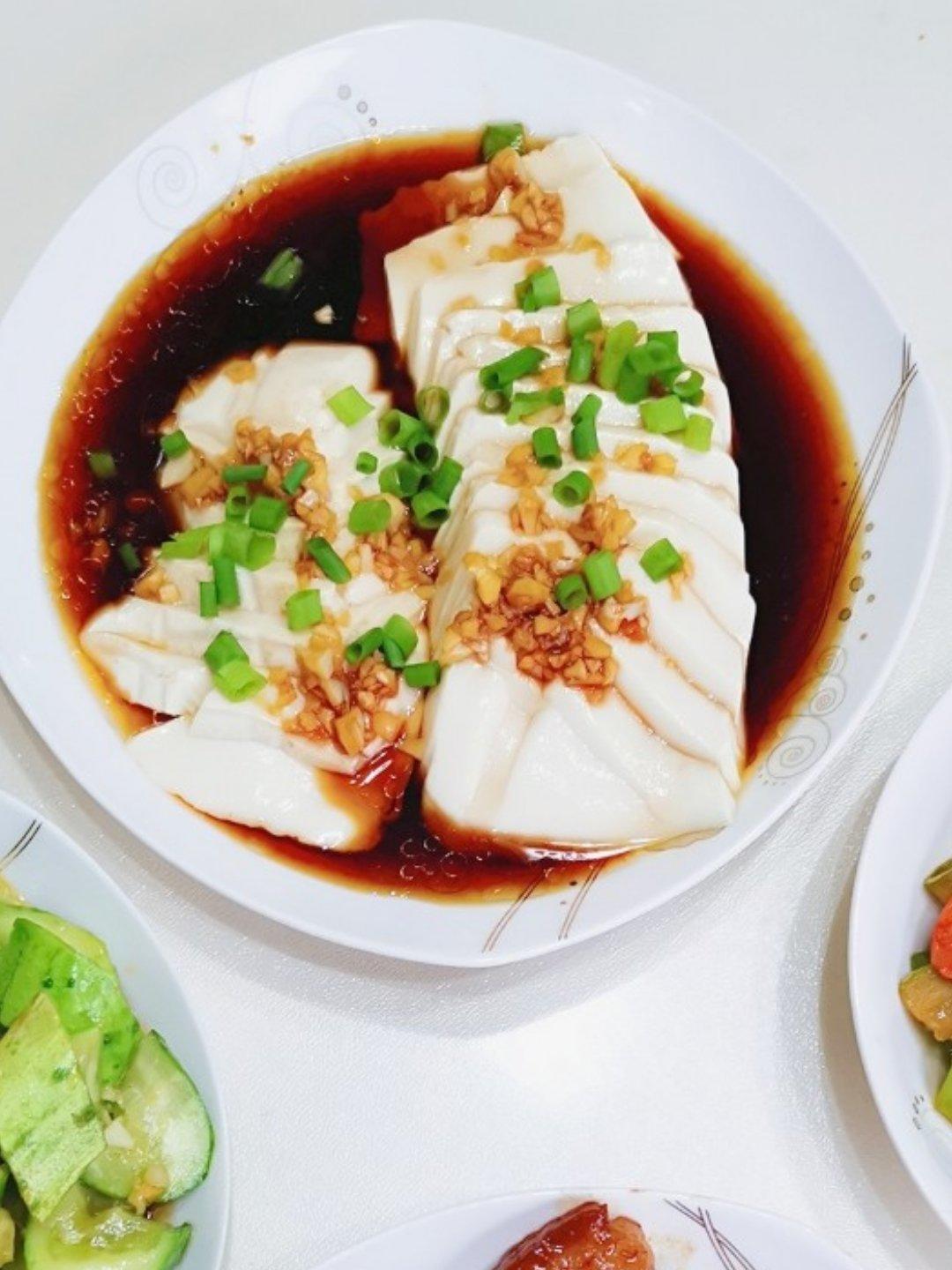 凉拌嫩豆腐