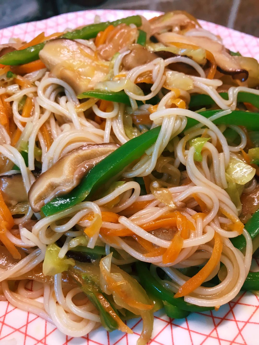 时蔬炒米线「孩子最爱」的做法