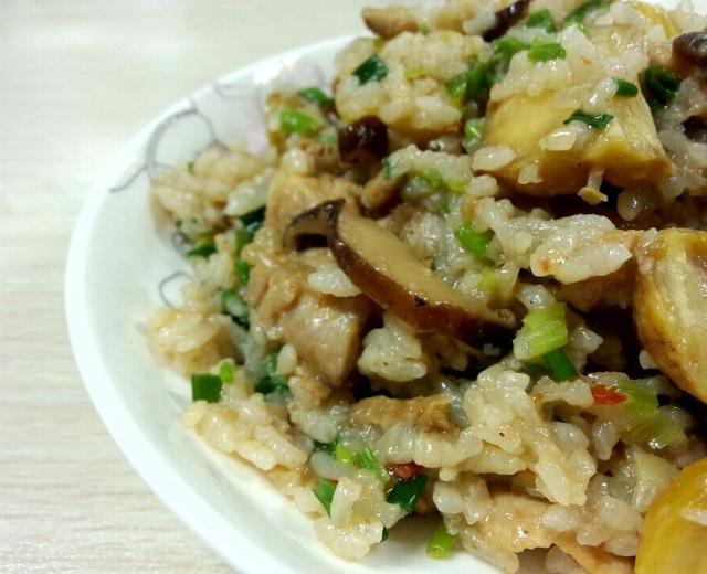 板栗香菇鸡腿焖饭（电饭煲版）的做法