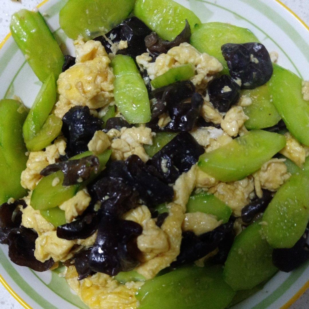 青瓜木耳炒鸡蛋