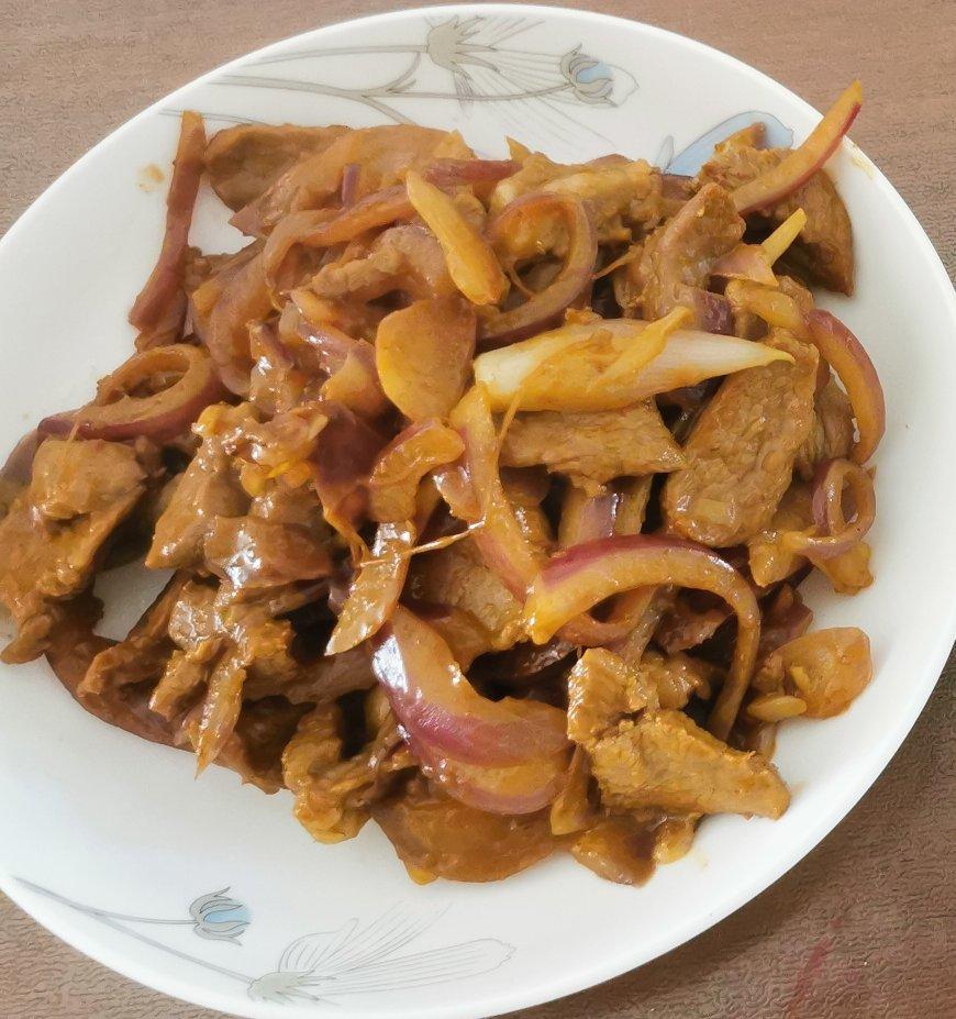 家常孜然洋葱炒羊肉