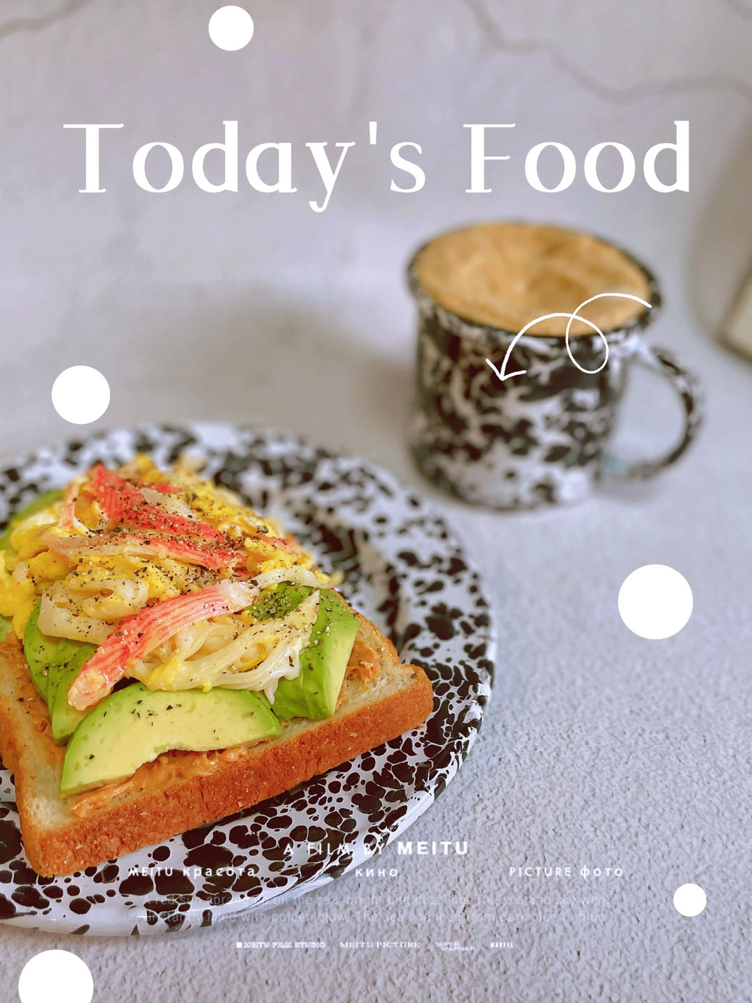 减脂也能吃的牛油果滑蛋吐司