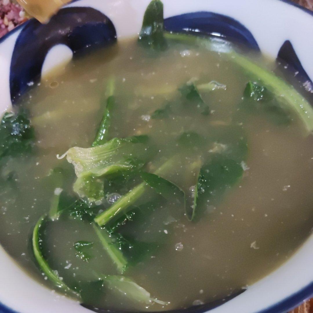 蔬菜皮蛋汤