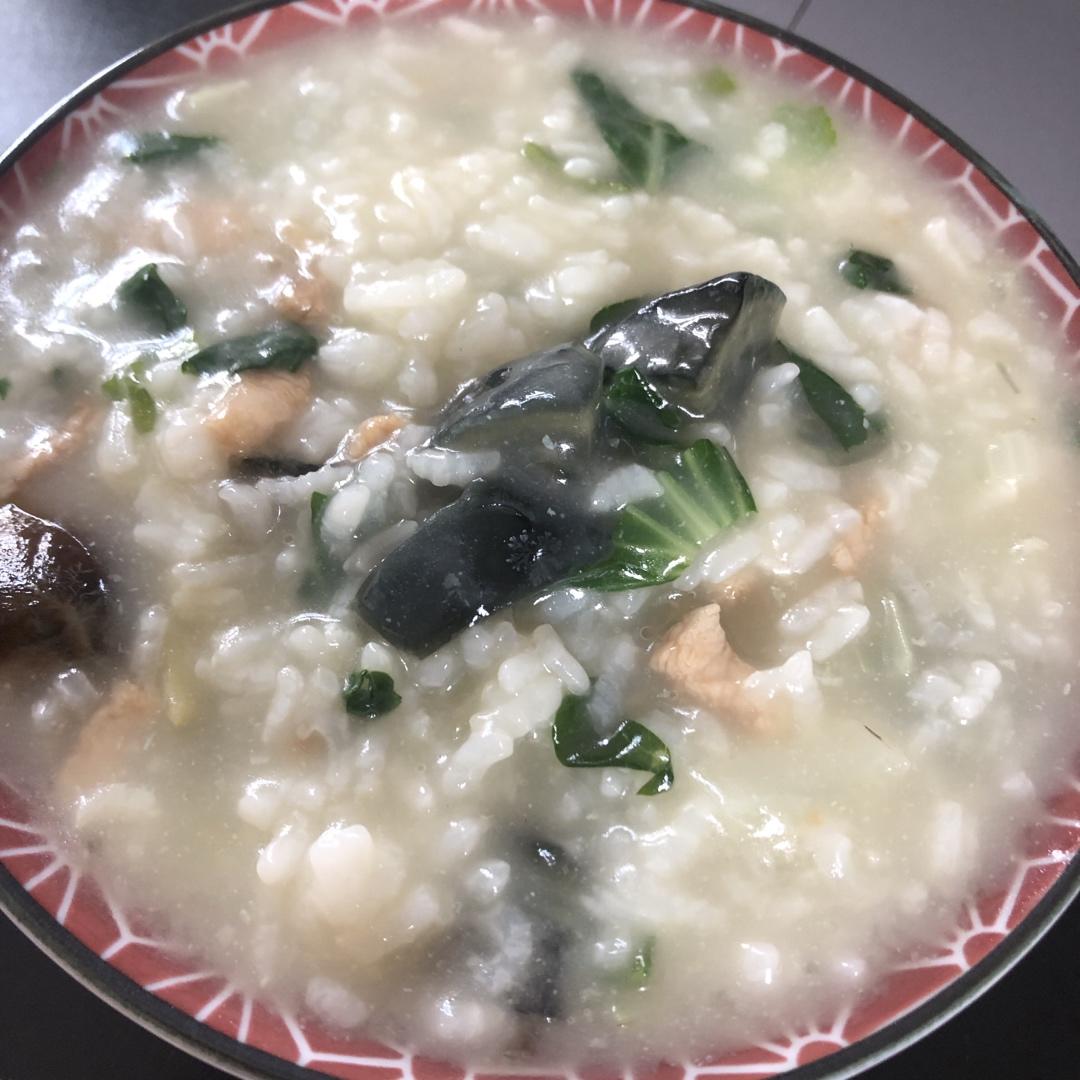 妈妈👩教我做的皮蛋瘦肉粥🥣简单快捷美味😋