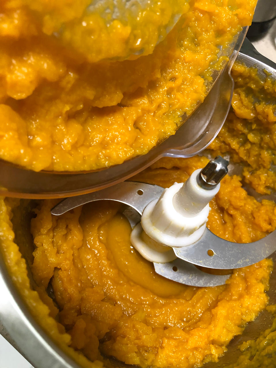 新手也可以--详解如何做出人见人爱、金黄的南瓜馒头