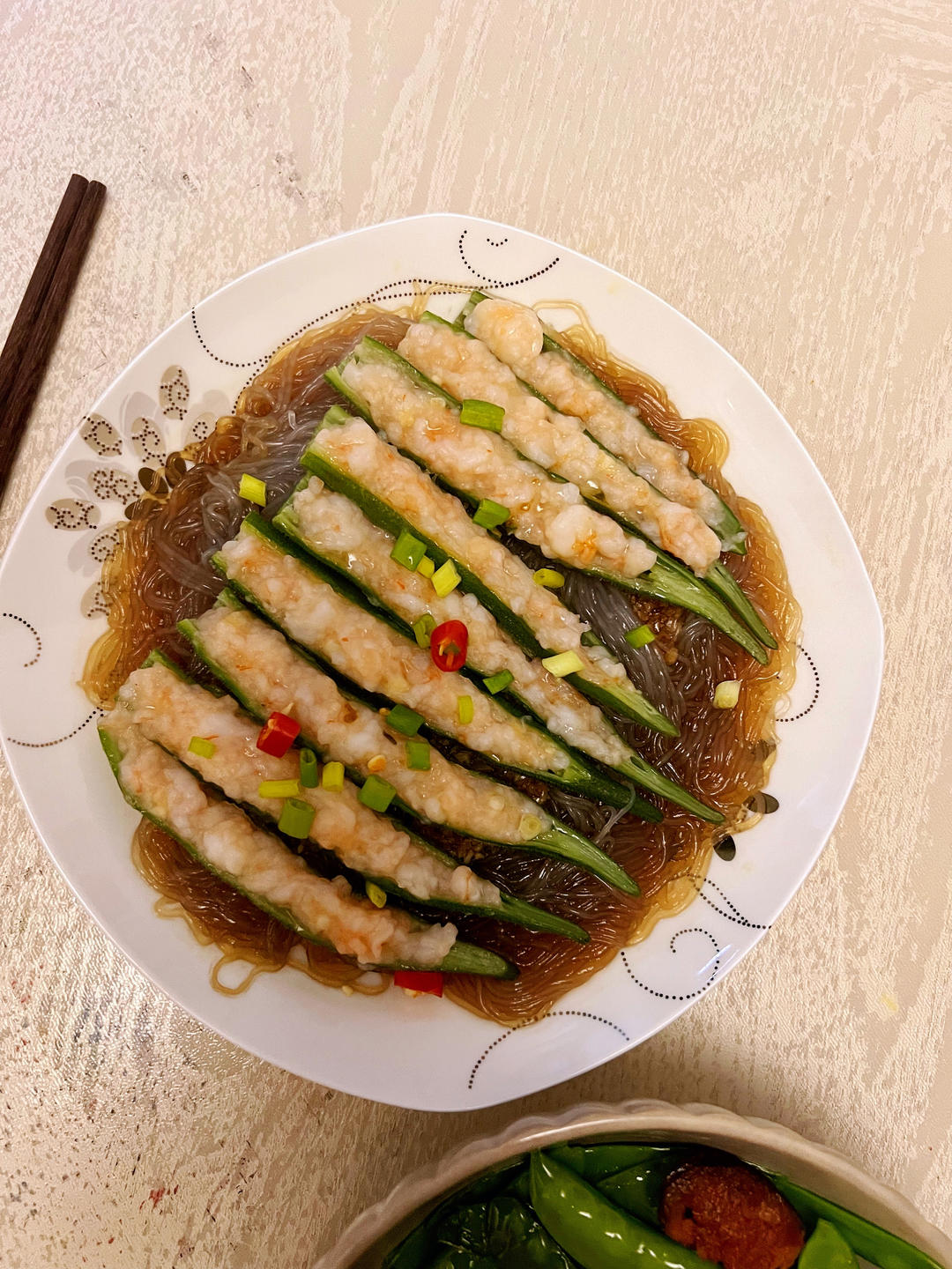 秋葵粉丝蒸虾滑