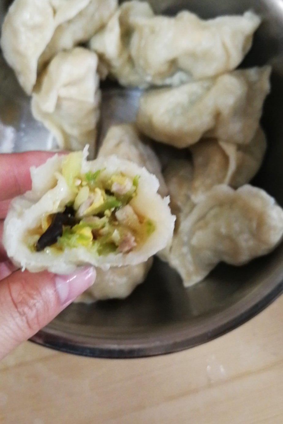 好吃的金针菇拌黄瓜