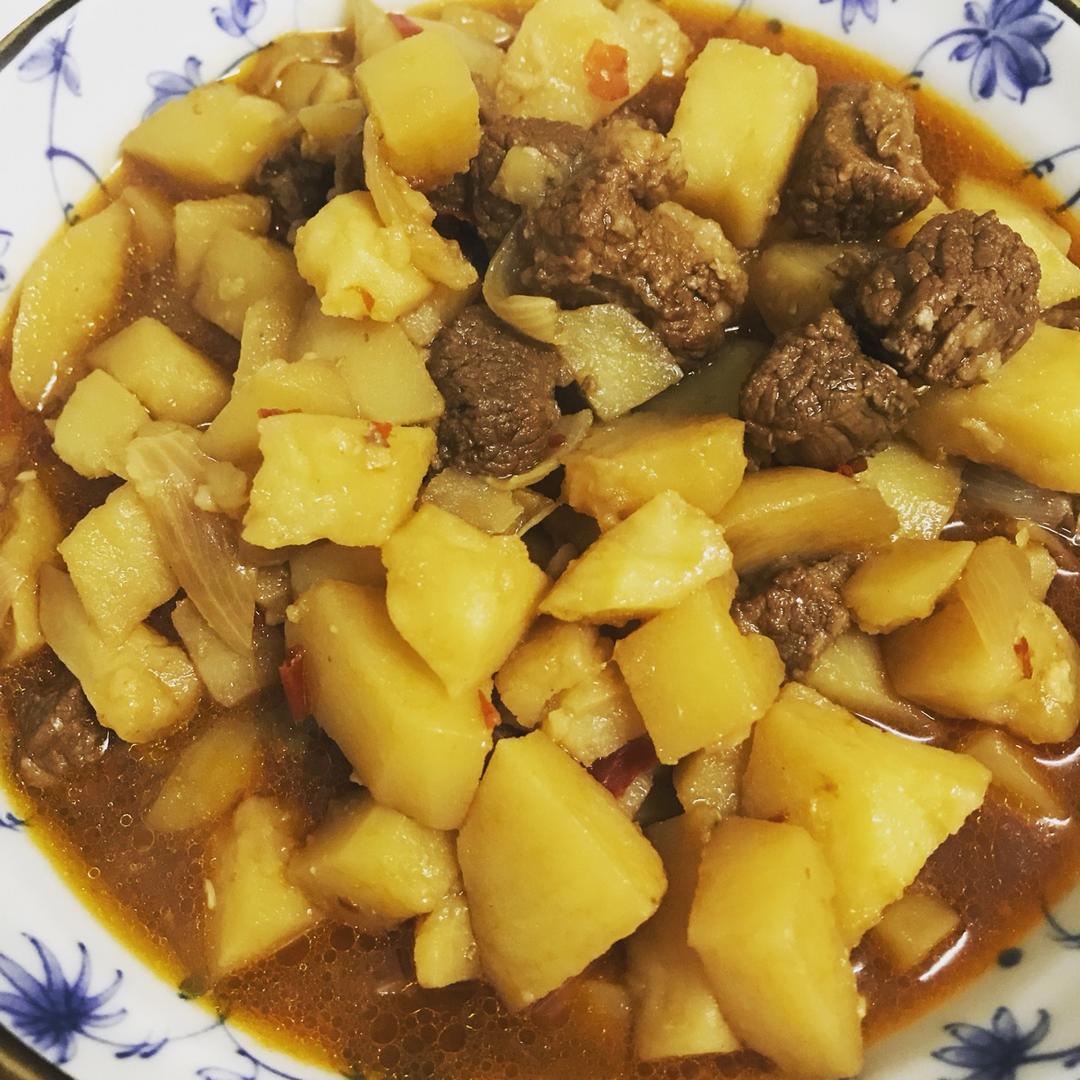 胡萝卜土豆烧牛腩