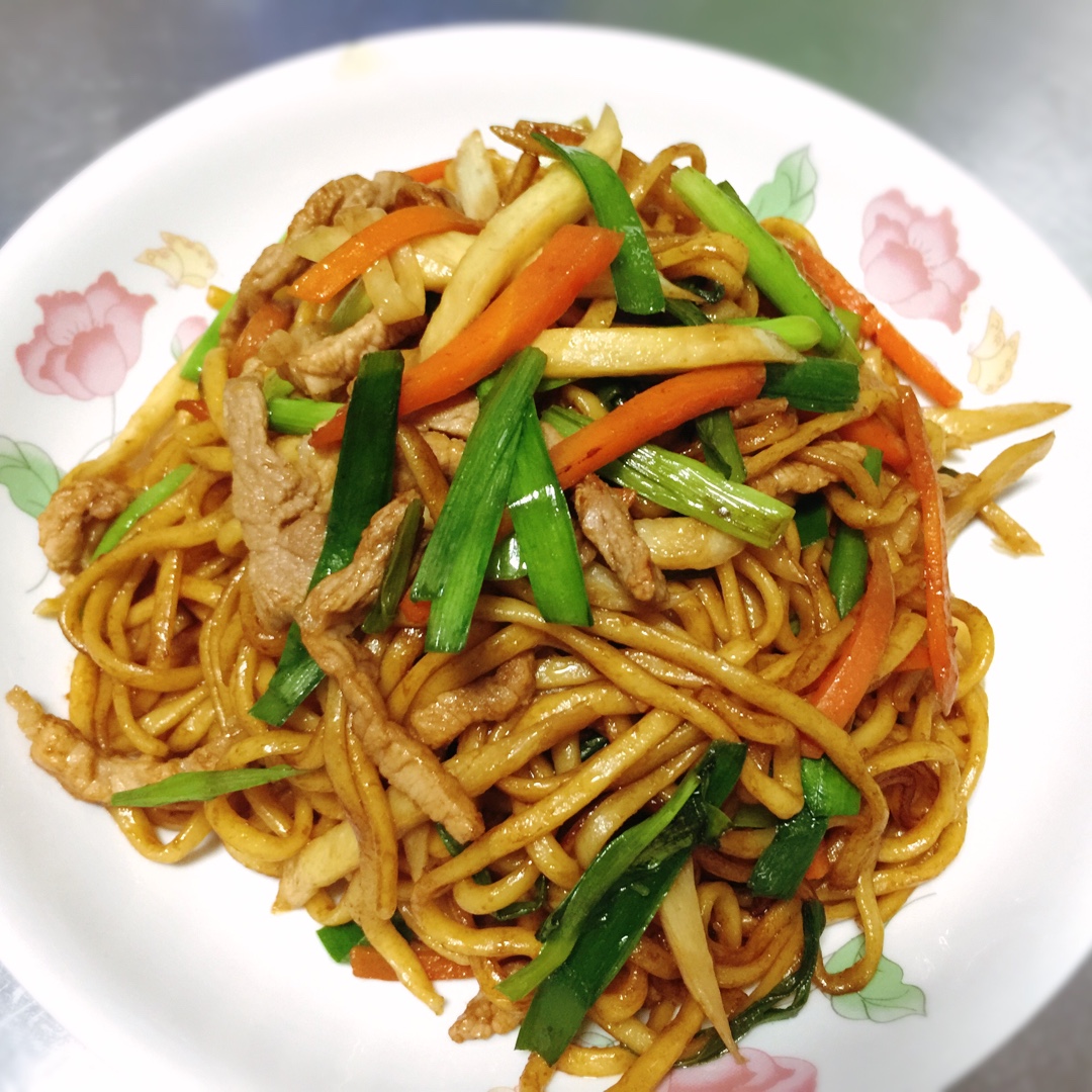 少油条条分明的炒面
