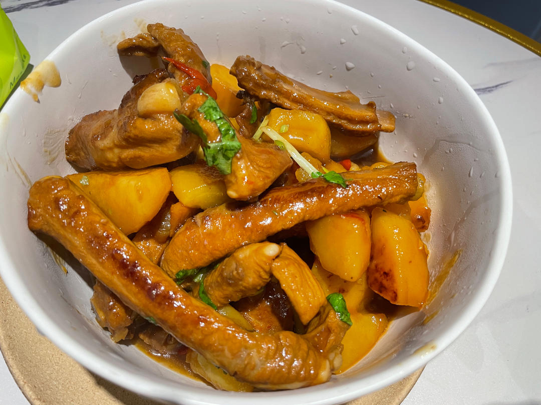 土豆焖排骨(广式）