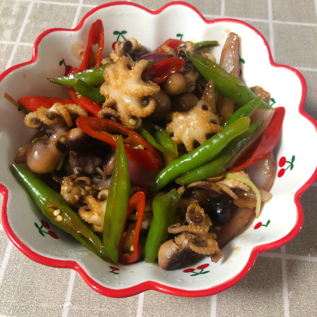 家常快手菜  酱爆墨鱼仔（15分钟搞定）