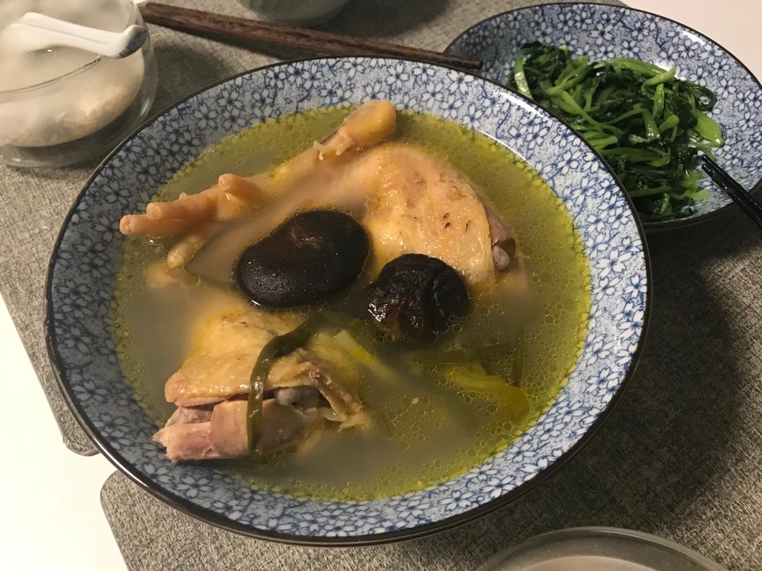 香菇炖鸡汤