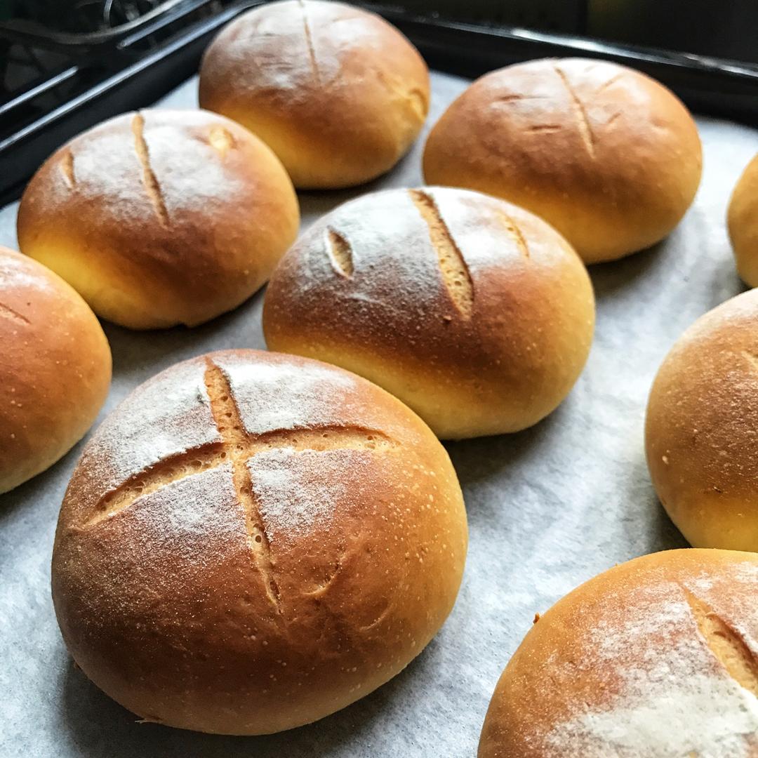 如棉花般松软的海苔肉松面包
