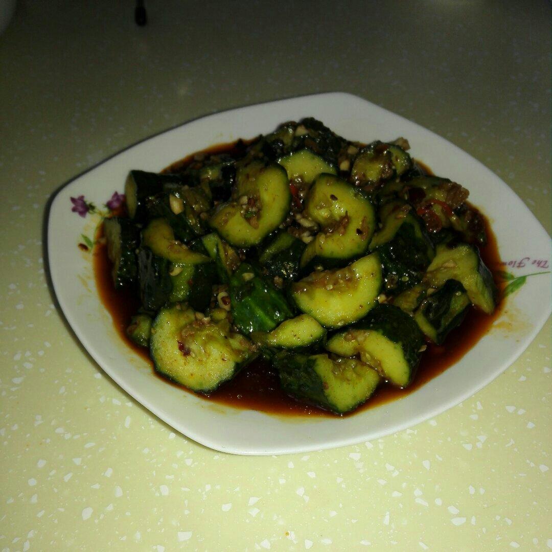 超级好吃的凉拌拍黄瓜