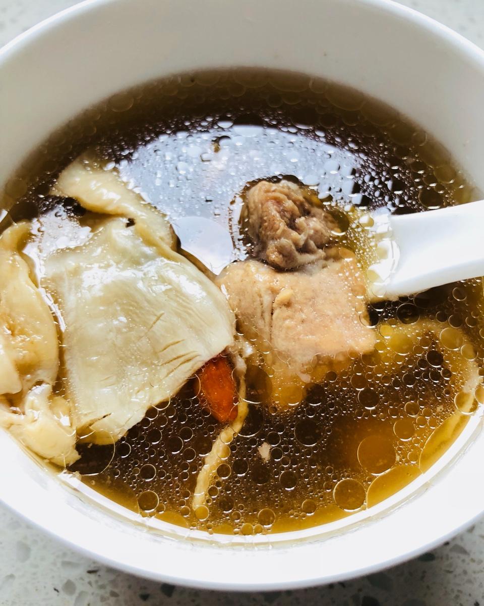 鱼胶排骨汤