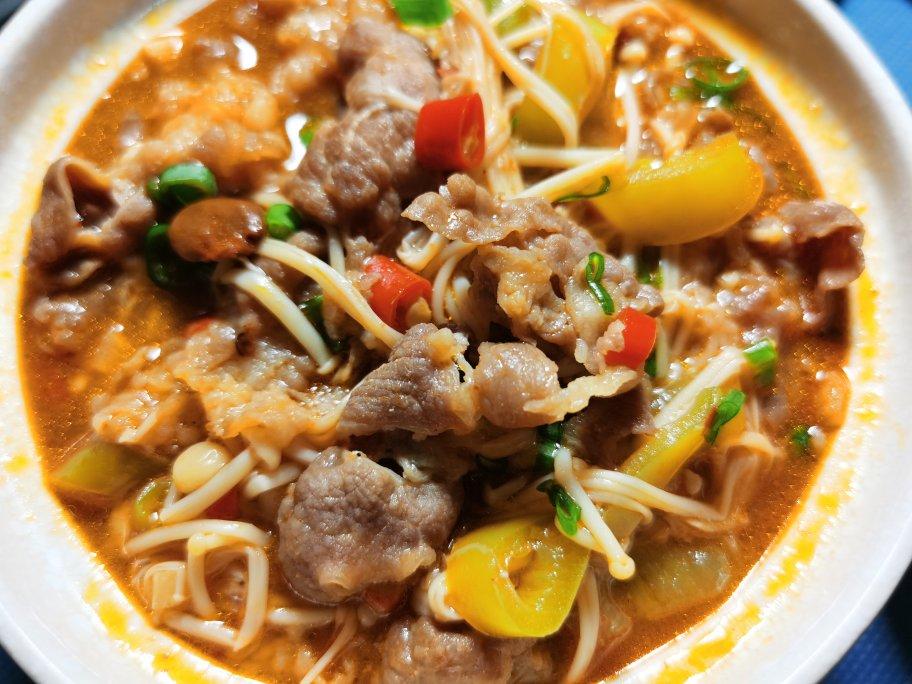 酸辣肥牛金针菇