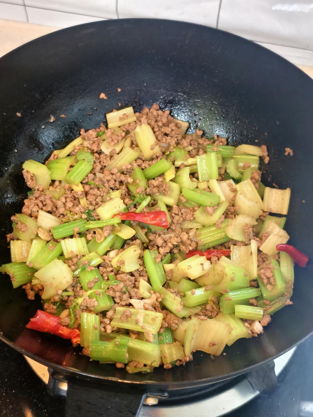 下饭菜：肉末芹菜