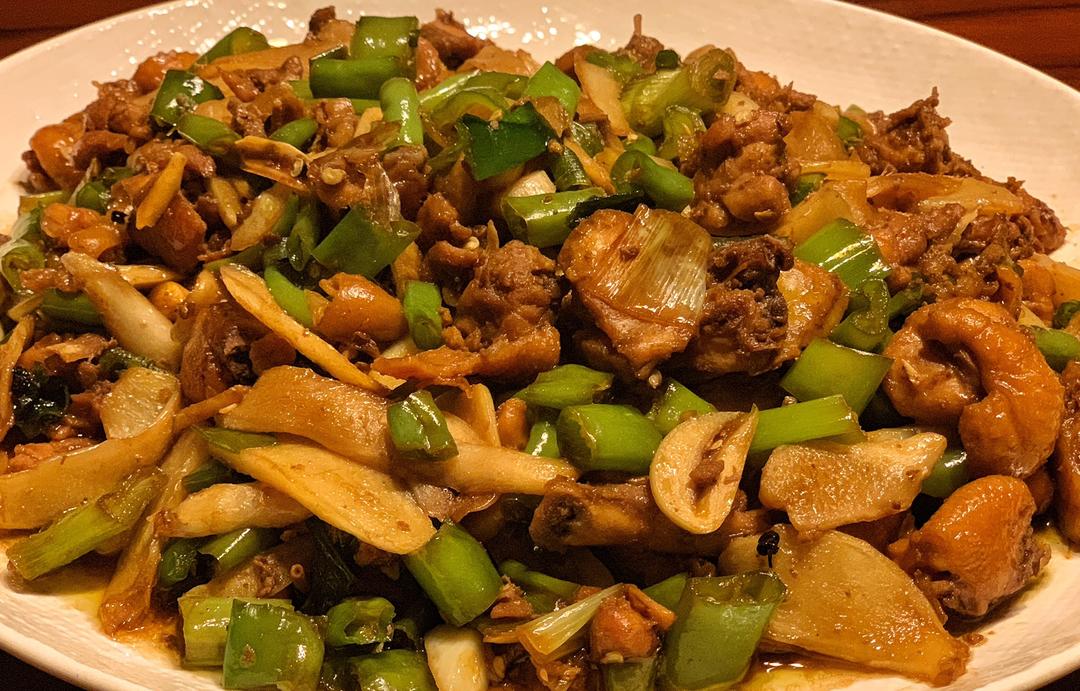 简单易做的子姜爆炒鸡的做法