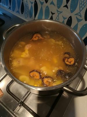 排骨玉米海参汤的做法 步骤2