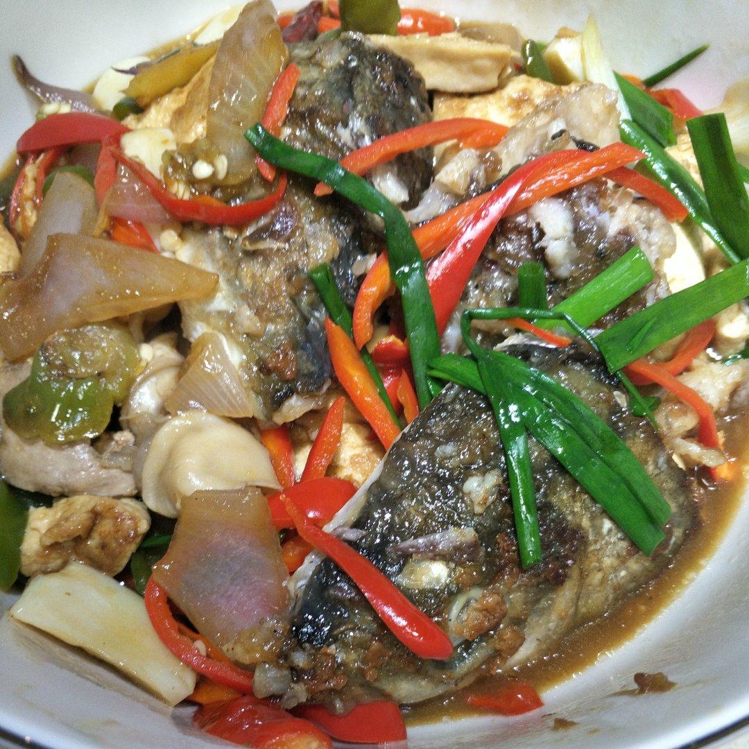 鱼头豆腐煲