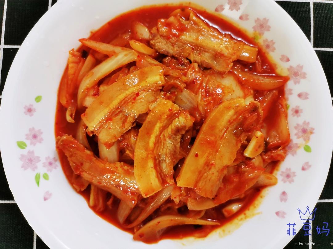 辣白菜炒五花肉