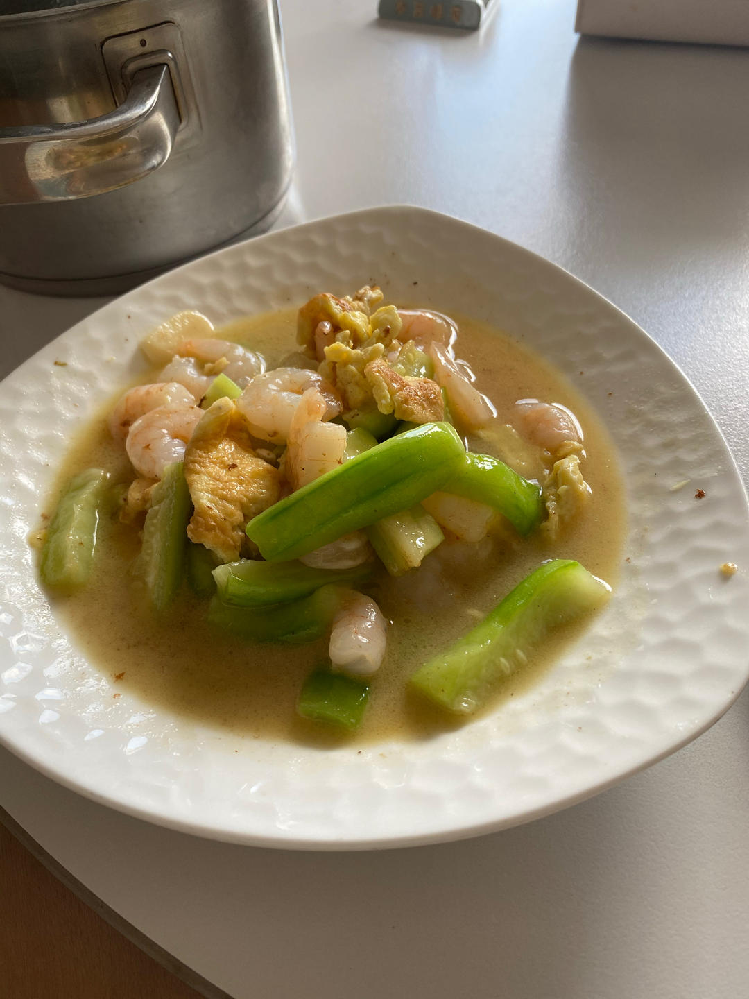 晶莹剔透的丝瓜炒虾仁