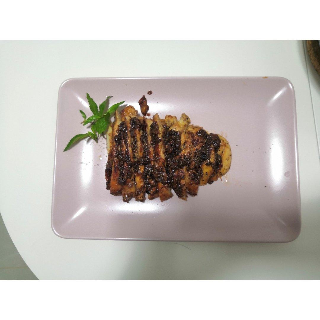 香煎鸡胸肉(蜂蜜蒜香)